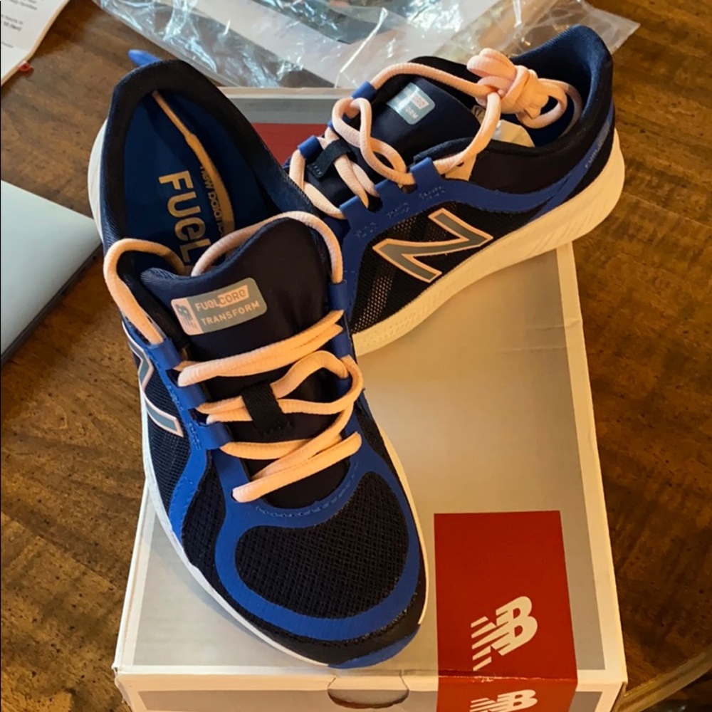 New Balance women’s tennis shoes